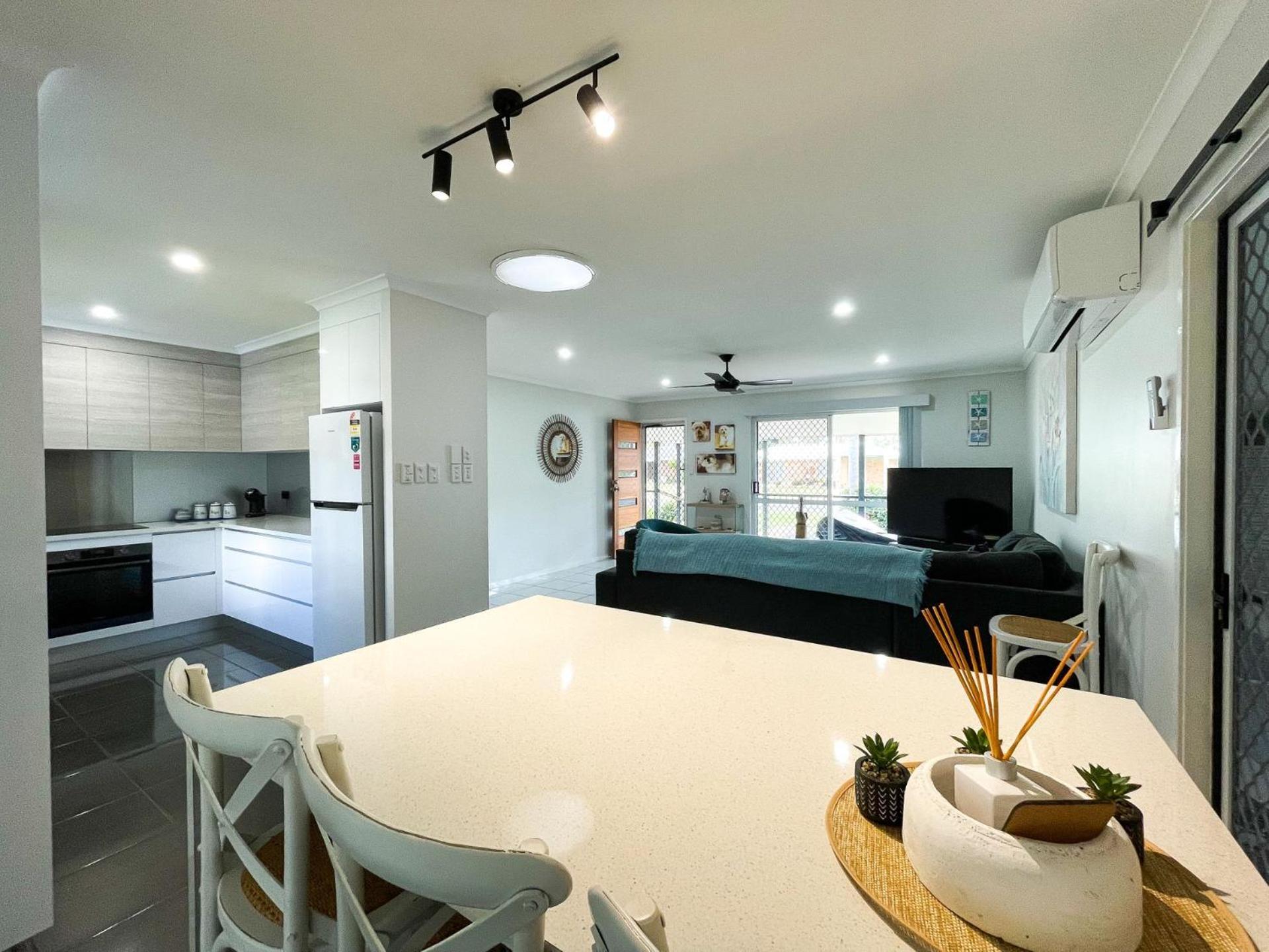 Beach House On Burrum- Close To Beach- 3Br- Wifi-Foxtel Удгейт Екстериор снимка